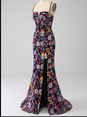 Floral Embroidered Black Evening Gown/prom dress